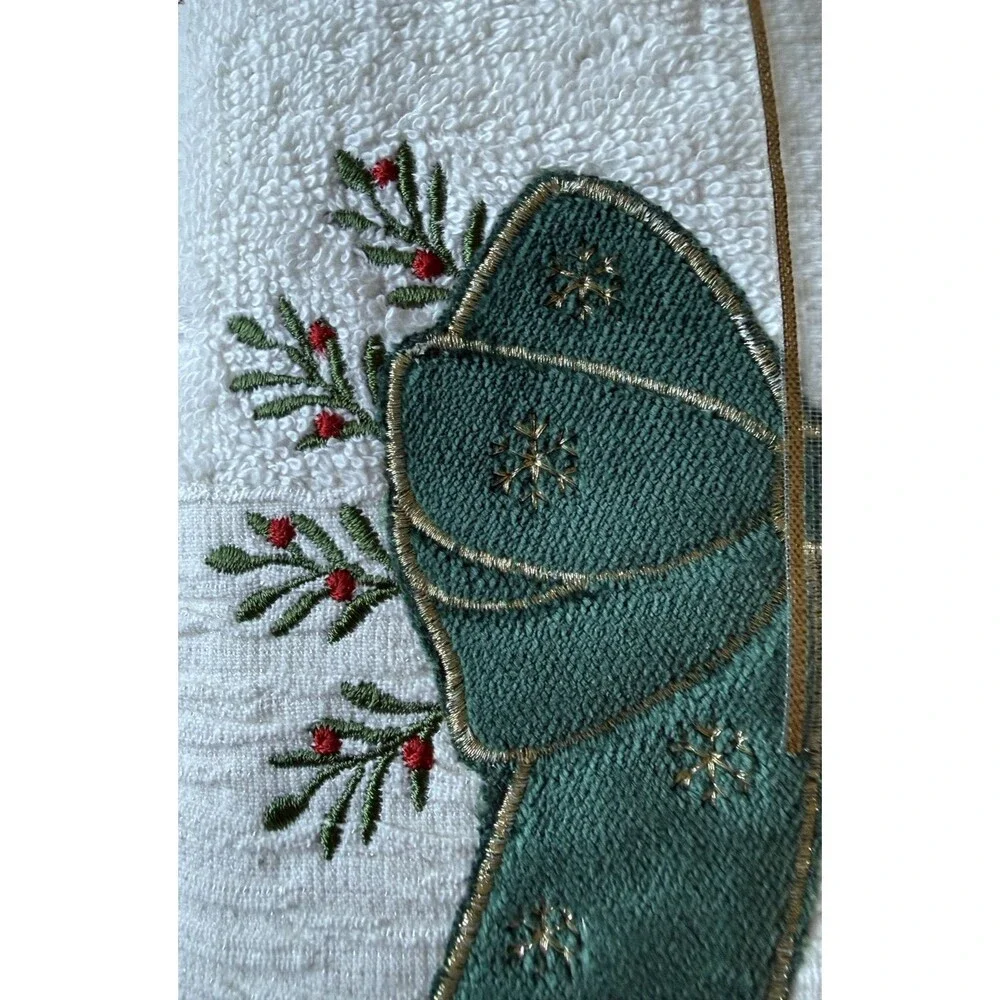 Arctic Holiday Christmas Hand Towels Velvet Green Bow Mistletoe 2 Pc Embroidered